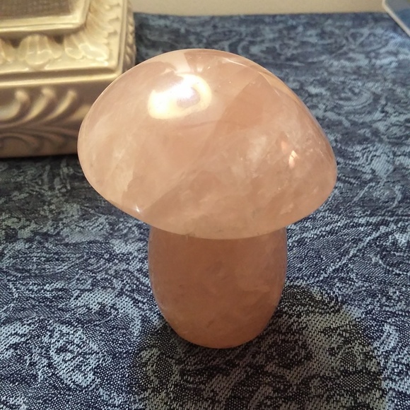 Rose quartz mushroom - Picture 2 of 9